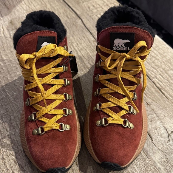 Sorel Out N About Conquest III Waterproof Boots. - Picture 5 of 7